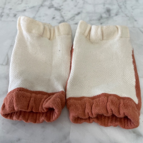 (FREE with bundle purchase) Baby knee pads - Picture 2 of 3